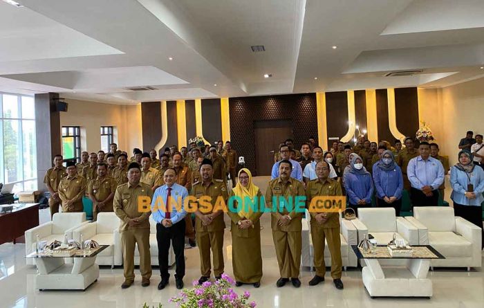 Kawal Pengunaan Dana Rp472 M, Kajari Gresik Teken MoU dengan 330 Kades Kawal Pengunaan Dana Rp472 M, Kajari Gresik Teken MoU dengan 330 Kades