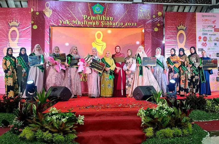 Tampil Maksimal, Kartika Ayu Terpilih Jadi Yuk Muslimah Sidoarjo 2022 Tampil Maksimal, Kartika Ayu Terpilih Jadi Yuk Muslimah Sidoarjo 2022
