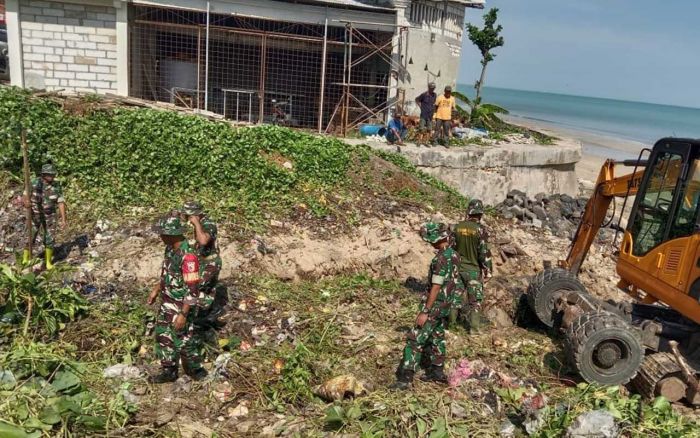 Tiga Sungai di Bancar Tuban Dibersihkan, Koramil Datangkan Alat Berat