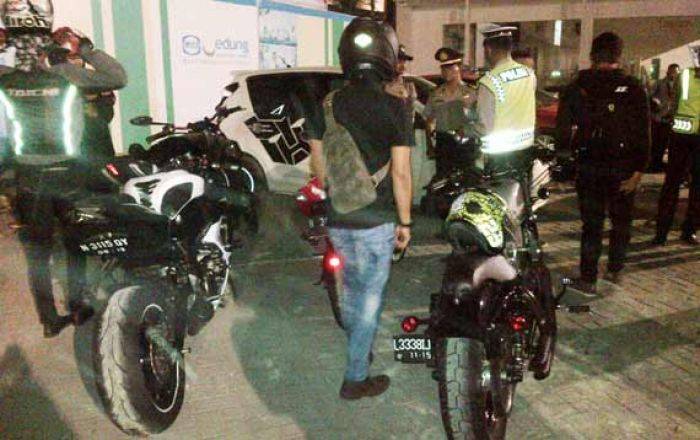 Moge Bodong Terjaring Razia, Pengendara Catut Wakasatlantas Polrestabes Surabaya Moge Bodong Terjaring Razia, Pengendara Catut Wakasatlantas Polrestabes Surabaya