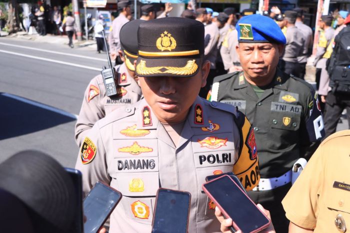 Bukan Main! H-1 Coblosan, Oknum Caleg di Blitar Digerebek Warga Tengah Malam Gegara Lakukan ini Bukan Main! H-1 Coblosan, Oknum Caleg di Blitar Digerebek Warga Tengah Malam Gegara Lakukan ini