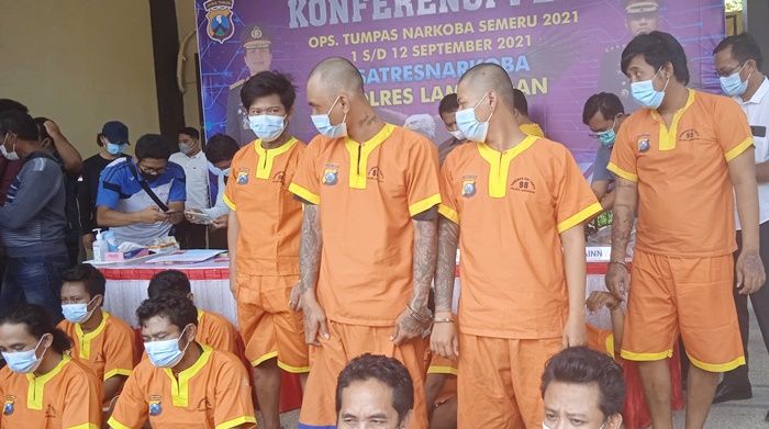 Ungkap 12 Kasus Selama 12 Hari, Polres Lamongan Amankan 15 Tersangka dan Ribuan Pil Dobel L Ungkap 12 Kasus Selama 12 Hari, Polres Lamongan Amankan 15 Tersangka dan Ribuan Pil Dobel L
