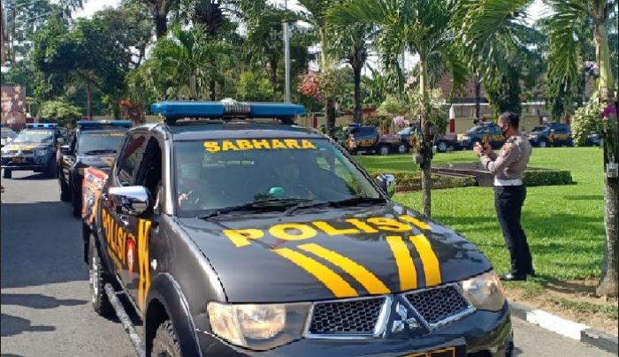 Siapkan 1.500 Paket Sembako, Polisi Sisir Warga Blitar yang Belum Tersentuh Bantuan Siapkan 1.500 Paket Sembako, Polisi Sisir Warga Blitar yang Belum Tersentuh Bantuan