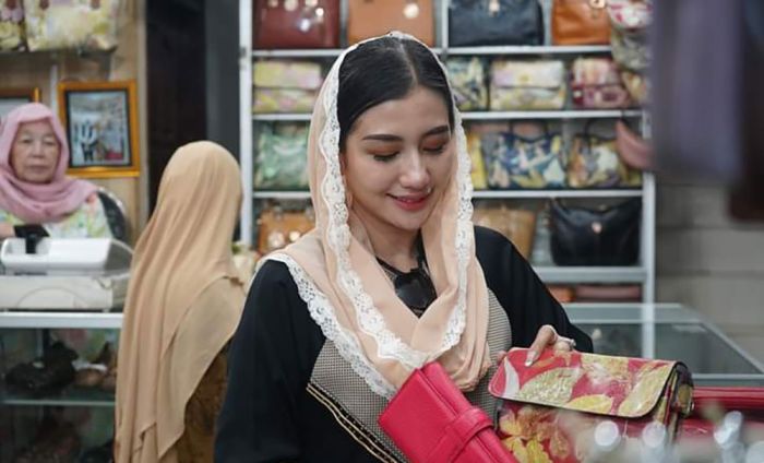 Terinspirasi Kabupaten Magetan, Novita Dorong The Craft Man Punya Outlet Sendiri Terinspirasi Kabupaten Magetan, Novita Dorong The Craft Man Punya Outlet Sendiri