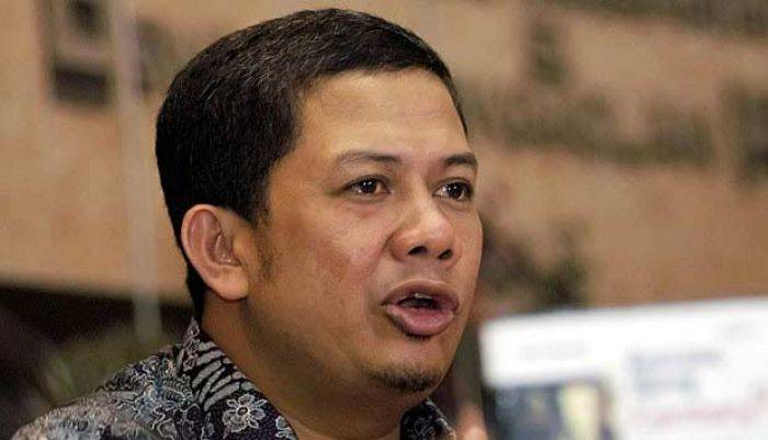 Fahri Hamzah Ungkit Dosa 6 Kader PKS, Tifatul Memfollow Akun Twitter Bintang Porno Fahri Hamzah Ungkit Dosa 6 Kader PKS, Tifatul Memfollow Akun Twitter Bintang Porno