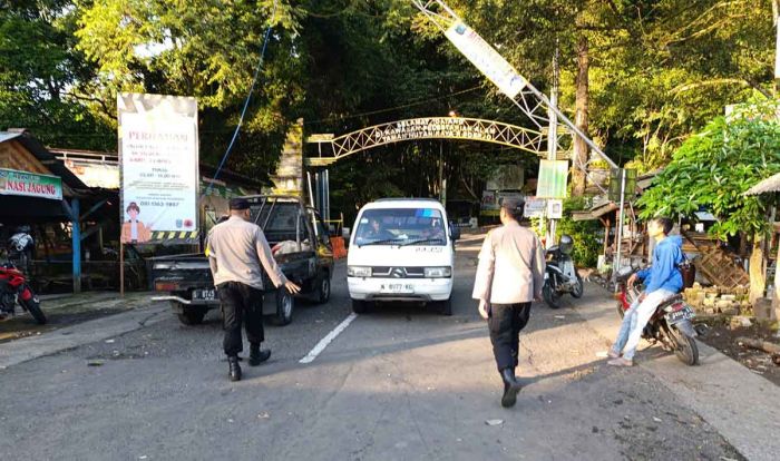Jalur Pacet-Cangar Dibuka Terbatas, Gubernur Khofifah: Semoga Perekonomian Lokal Kembali Lancar Jalur Pacet-Cangar Dibuka Terbatas, Gubernur Khofifah: Semoga Perekonomian Lokal Kembali Lancar