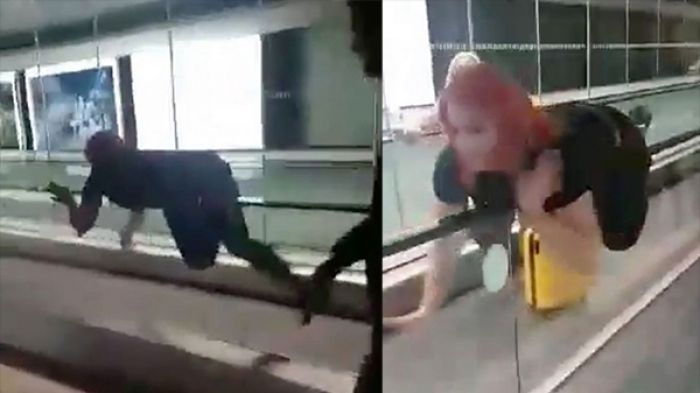 Ha ha ha, Cewek Ini Naik Pegangan Eskalator Bandara, Seakan Melayang Ha ha ha, Cewek Ini Naik Pegangan Eskalator Bandara, Seakan Melayang