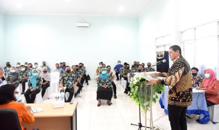 Wali Kota Kediri Berikan Arahan Peningkatan SDM dan Kinerja di PDAM Tirta Dhaha Kota Kediri Wali Kota Kediri Berikan Arahan Peningkatan SDM dan Kinerja di PDAM Tirta Dhaha Kota Kediri