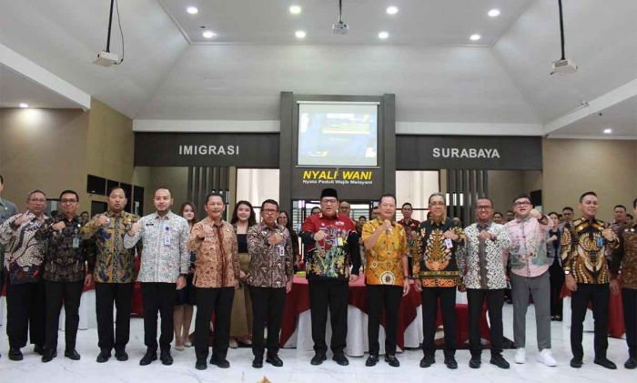 Kanwil Kemenkumham Jatim Tegaskan Komitmen Pembangunan Zona Integritas di Satker Keimigrasian Kanwil Kemenkumham Jatim Tegaskan Komitmen Pembangunan Zona Integritas di Satker Keimigrasian