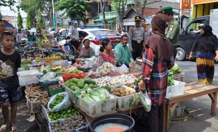 Jelang Ramadan, Pemkab Gresik Gencarkan Operasi Pasar Jelang Ramadan, Pemkab Gresik Gencarkan Operasi Pasar