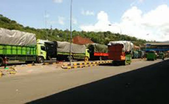 Ambil Paksa 3 Truk, Kantor Leasing di Sidoarjo Digeruduk Massa Ambil Paksa 3 Truk, Kantor Leasing di Sidoarjo Digeruduk Massa
