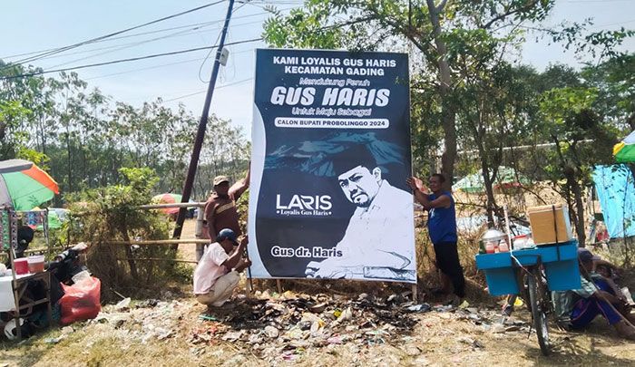 Jelang Pilkada Probolinggo, Spanduk Gus Haris Mulai Bertebaran di Jalur Bromo Jelang Pilkada Probolinggo, Spanduk Gus Haris Mulai Bertebaran di Jalur Bromo