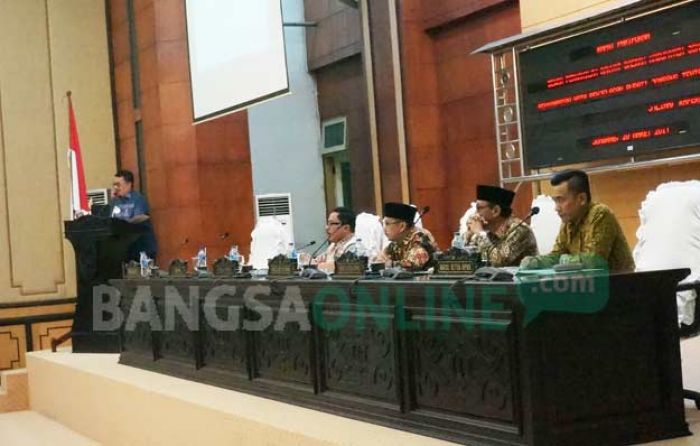 DPRD Jombang Gelar Paripurna, Bupati Sampaikan Lima Raperda Partisipatif