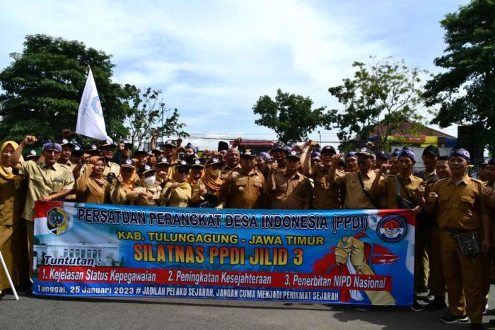 Ikut Suarakan Aspirasinya, Ratusan Perangkat Desa di Tulungagung Berangkat ke Jakarta Ikut Suarakan Aspirasinya, Ratusan Perangkat Desa di Tulungagung Berangkat ke Jakarta