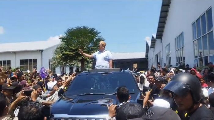 Kepulangan Haji Her Usai Diperiksa KPK Disambut Meriah Warga