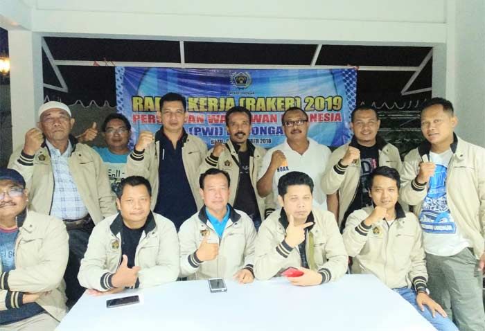 Gelar Raker, PWI Lamongan Konsisten Kegiatan Sosial Gelar Raker, PWI Lamongan Konsisten Kegiatan Sosial