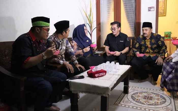 Wabup Gresik: Tradisi Kolak Ayam Gumeno di Bulan Ramadan Warisan Leluhur untuk Siar Islam Wabup Gresik: Tradisi Kolak Ayam Gumeno di Bulan Ramadan Warisan Leluhur untuk Siar Islam