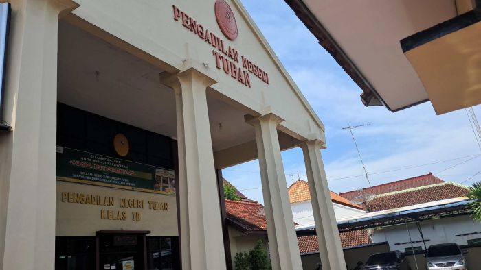PN Tuban Tunda Sidang Tuntutan Kasus Dugaan Penyelundupan Pupuk Subdisi dari Madura PN Tuban Tunda Sidang Tuntutan Kasus Dugaan Penyelundupan Pupuk Subdisi dari Madura