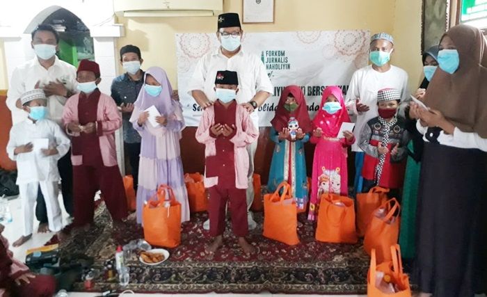 Anak Yatim di Surabaya Kirim Doa untuk Kesembuhan Gubernur Khofifah Anak Yatim di Surabaya Kirim Doa untuk Kesembuhan Gubernur Khofifah