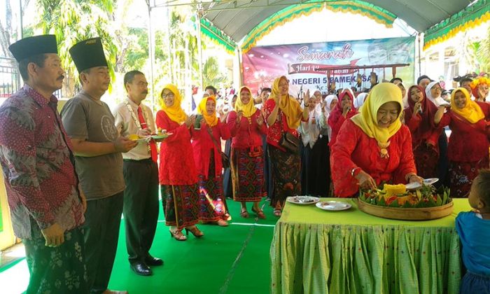 Meriahnya Peringatan Hari Jadi SMPN 5 Pamekasan ke-35 Tahun