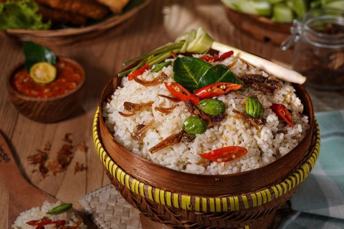Resep Nasi Liwet Sambal Terasi Bakar, Santapan Gurih yang Menggugah Selera Resep Nasi Liwet Sambal Terasi Bakar, Santapan Gurih yang Menggugah Selera
