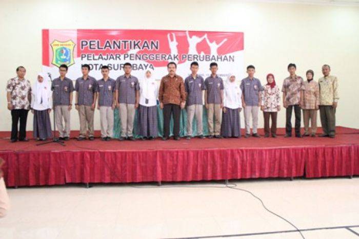 Pelantikan Pelajar Penggerak Perubahan di SMKN 1 Surabaya Pelantikan Pelajar Penggerak Perubahan di SMKN 1 Surabaya