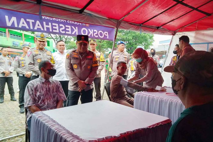 Pantau Arus Mudik, Kapolda Jatim Kunjungi Pospam di Masjid Cheng Hoo Pandaan Pantau Arus Mudik, Kapolda Jatim Kunjungi Pospam di Masjid Cheng Hoo Pandaan