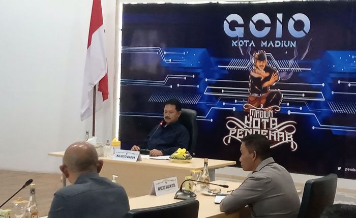 Pascainsiden Saling Lempar Batu, Wali Kota Madiun Ancam Tak Berikan Izin Kegiatan Silat Pascainsiden Saling Lempar Batu, Wali Kota Madiun Ancam Tak Berikan Izin Kegiatan Silat