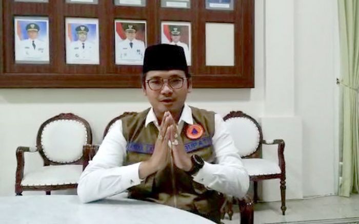 Imbauan Bupati Bangkalan untuk Cegah Covid-19: Saatnya Bekerja, Belajar, dan Beribadah di Rumah Imbauan Bupati Bangkalan untuk Cegah Covid-19: Saatnya Bekerja, Belajar, dan Beribadah di Rumah