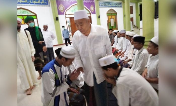Korban PHK Covid-19 Jutaan Orang, Besok, Kiai Asep Gelar Salat Hajat-Istighatsah Online Kelima Korban PHK Covid-19 Jutaan Orang, Besok, Kiai Asep Gelar Salat Hajat-Istighatsah Online Kelima