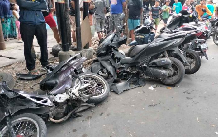 Polisi Kantongi Identitas Sopir Ambulans Penabrak 5 Motor di Surabaya