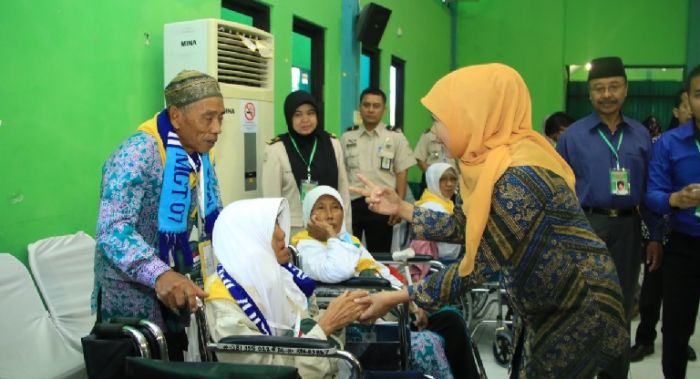 Gubernur Khofifah Minta Kemenag Jatim Pastikan Semua Calhaj Telah Divaksin Lengkap