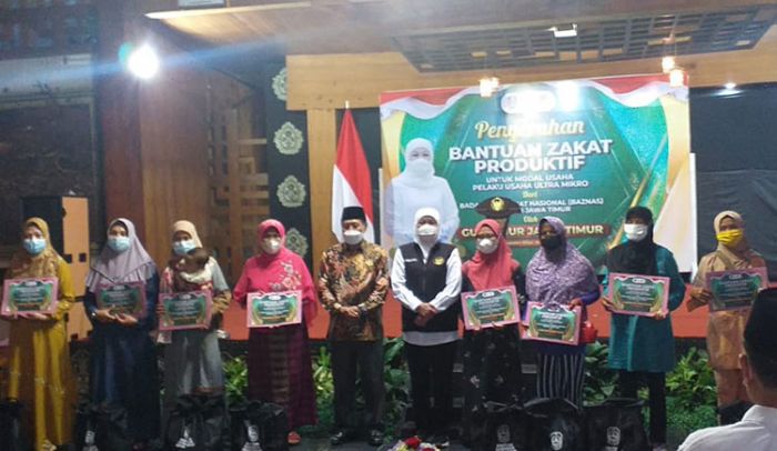 Baznas Jatim Salurkan Zakat Produktif untuk Ratusan Pelaku Usaha Ultra Mikro di Kabupaten Blitar Baznas Jatim Salurkan Zakat Produktif untuk Ratusan Pelaku Usaha Ultra Mikro di Kabupaten Blitar