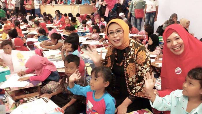 Fatma Gus Ipul: Orang Tua Dituntut Kuasai Keahlian Asuh Anak Fatma Gus Ipul: Orang Tua Dituntut Kuasai Keahlian Asuh Anak