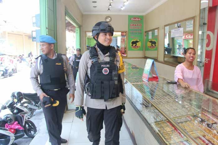 Upaya Jaga Kamtibmas, Kapolres Gresik Pimpin Patroli URC Black Phanter Upaya Jaga Kamtibmas, Kapolres Gresik Pimpin Patroli URC Black Phanter