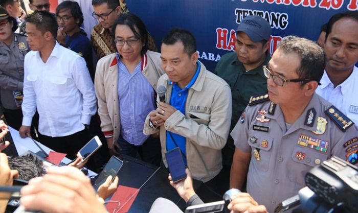 Tak Miliki Izin Edar, Pemilik Karaoke Rasa Sayang di Mayjen Sungkono Diamankan Polisi Tak Miliki Izin Edar, Pemilik Karaoke Rasa Sayang di Mayjen Sungkono Diamankan Polisi