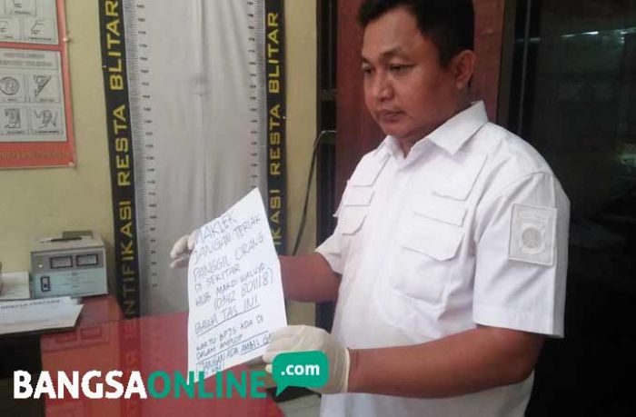 Diduga Kecewa Sistem Zonasi Masuk SMA, Siswi SMP di Blitar Ditemukan Gantung Diri di Kamar Kos Diduga Kecewa Sistem Zonasi Masuk SMA, Siswi SMP di Blitar Ditemukan Gantung Diri di Kamar Kos