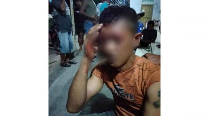Kedapatan Curi Kotak Amal, Pria Asal Plandaan Jombang Diamuk Massa Kedapatan Curi Kotak Amal, Pria Asal Plandaan Jombang Diamuk Massa