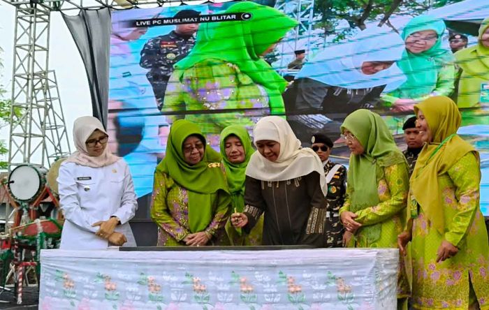 Bupati Blitar Hadiri Peresmian Graha Muslimat NU Bupati Blitar Hadiri Peresmian Graha Muslimat NU