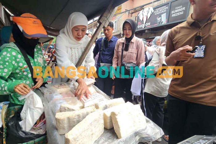 Panen Doa dan Dukungan di Pasar PPI Krembangan, Khofifah Optimis Menang Tebal di Surabaya Panen Doa dan Dukungan di Pasar PPI Krembangan, Khofifah Optimis Menang Tebal di Surabaya