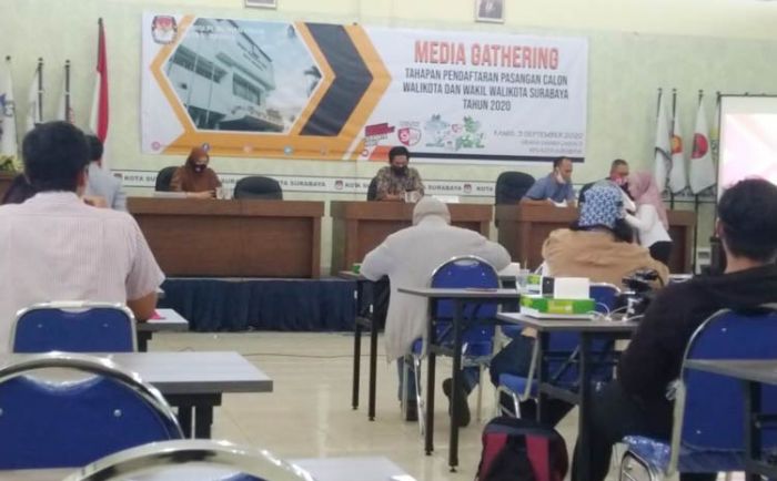 Soal Undangan Media Gathering, Dua Divisi KPU Kota Surabaya Saling Lempar Tanggung Jawab Soal Undangan Media Gathering, Dua Divisi KPU Kota Surabaya Saling Lempar Tanggung Jawab