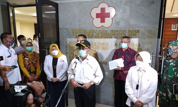 Kantong Plasma Langka, Menko PMK dan Mensos Tinjau UDD PMI Surabaya Kantong Plasma Langka, Menko PMK dan Mensos Tinjau UDD PMI Surabaya