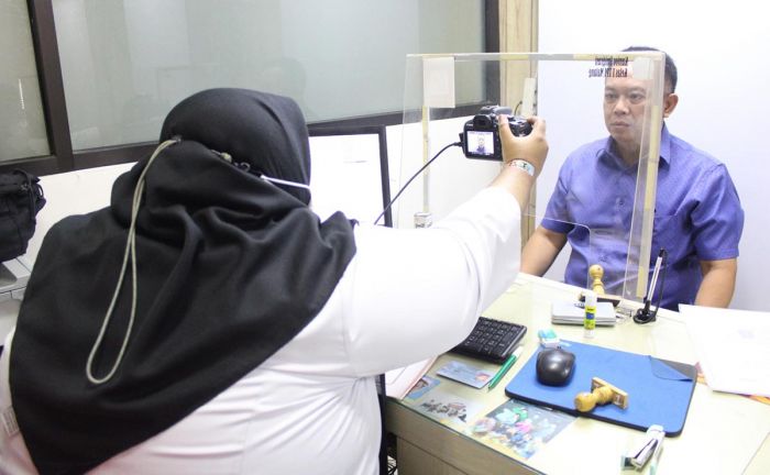 Kanwil Kemenkumham Jatim Galakkan Pemulihan Layanan Keimigrasian Kanwil Kemenkumham Jatim Galakkan Pemulihan Layanan Keimigrasian