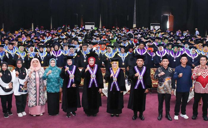 Plt. Wali Kota Pasuruan Hadiri Wisuda 625 Lansia Tangguh, Dorong Penguatan Selantang Mandiri