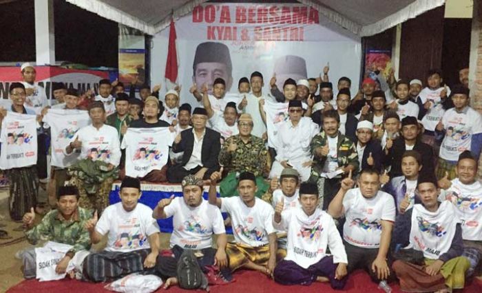 Sarung Siap Menangkan Pasangan Jokowi-KH Ma