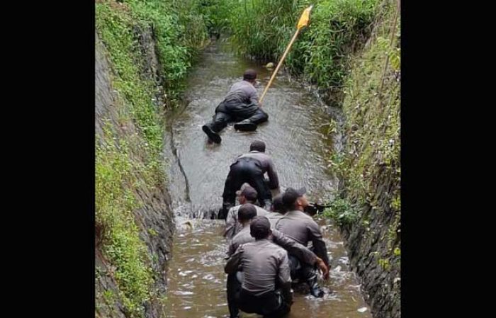 35 Brigadir Remaja Ikuti Pembinaan Tradisi Sebelum Bertugas 35 Brigadir Remaja Ikuti Pembinaan Tradisi Sebelum Bertugas