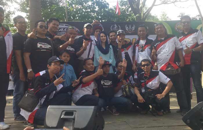 Arumi Bachsin Meriahkan Halal Bihalal Komunitas Avanza se-Jatim di Trenggalek Arumi Bachsin Meriahkan Halal Bihalal Komunitas Avanza se-Jatim di Trenggalek