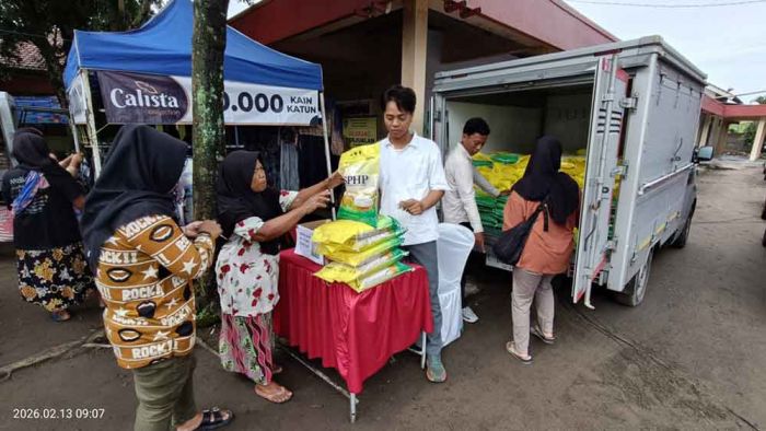 Bulog Kediri Gandeng Pemkab Gelar GPM di Kantor Desa Woromarto