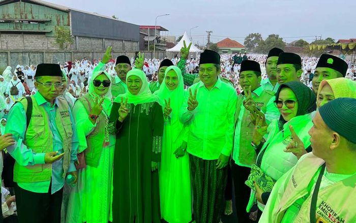 Bersama Khofifah Hadiri Shalawat Akbar, Mas Iin Apresiasi Dukungan Bumi Sholawat Bersama Khofifah Hadiri Shalawat Akbar, Mas Iin Apresiasi Dukungan Bumi Sholawat