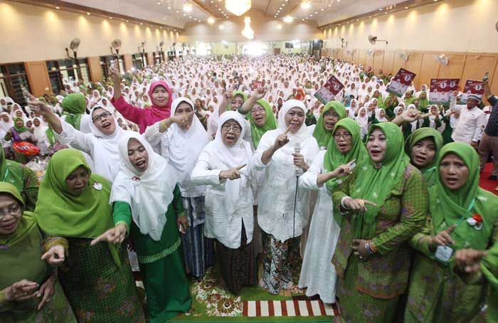 Khofifah Kutuk Aksi Bom di Gereja Santa Maria Tak Bercela, Apalagi Jelang Ramadan Khofifah Kutuk Aksi Bom di Gereja Santa Maria Tak Bercela, Apalagi Jelang Ramadan